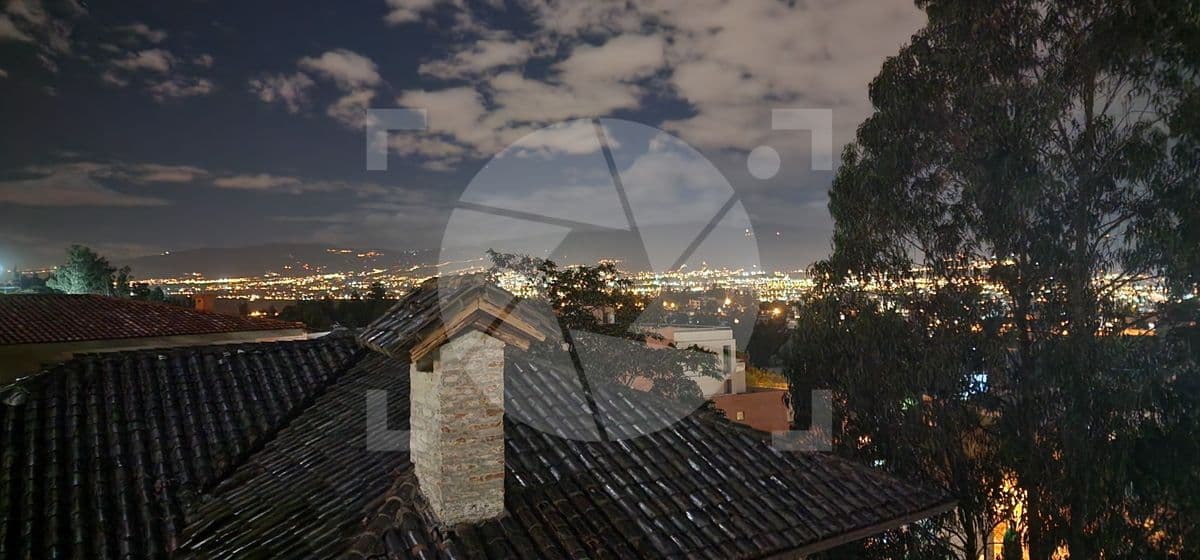 La Noche Desde mi Ventana