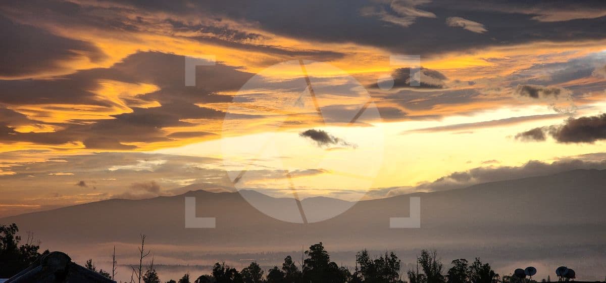 Amanecer de Sol y Nubes