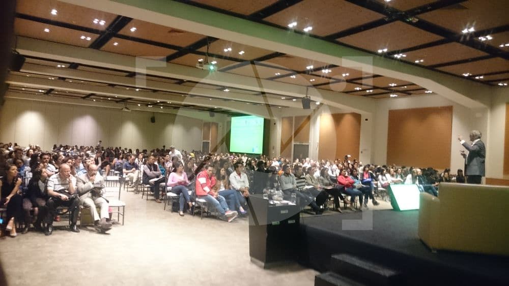 Conferencia con público